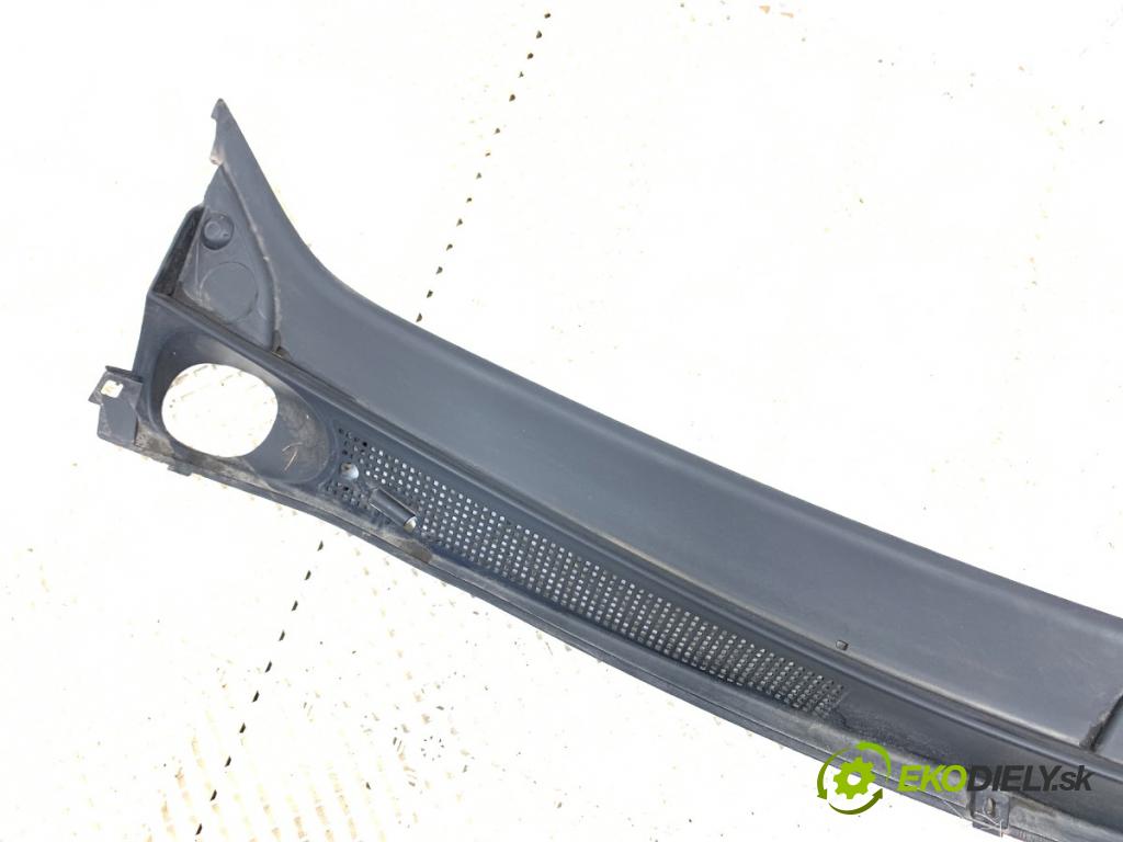 DACIA DUSTER SUV 2022 85 kW 1.5 dCi 115 (HMAD) 1461 torpédo plast pod čelní okno 668113292R (Plast pod čelním sklem)