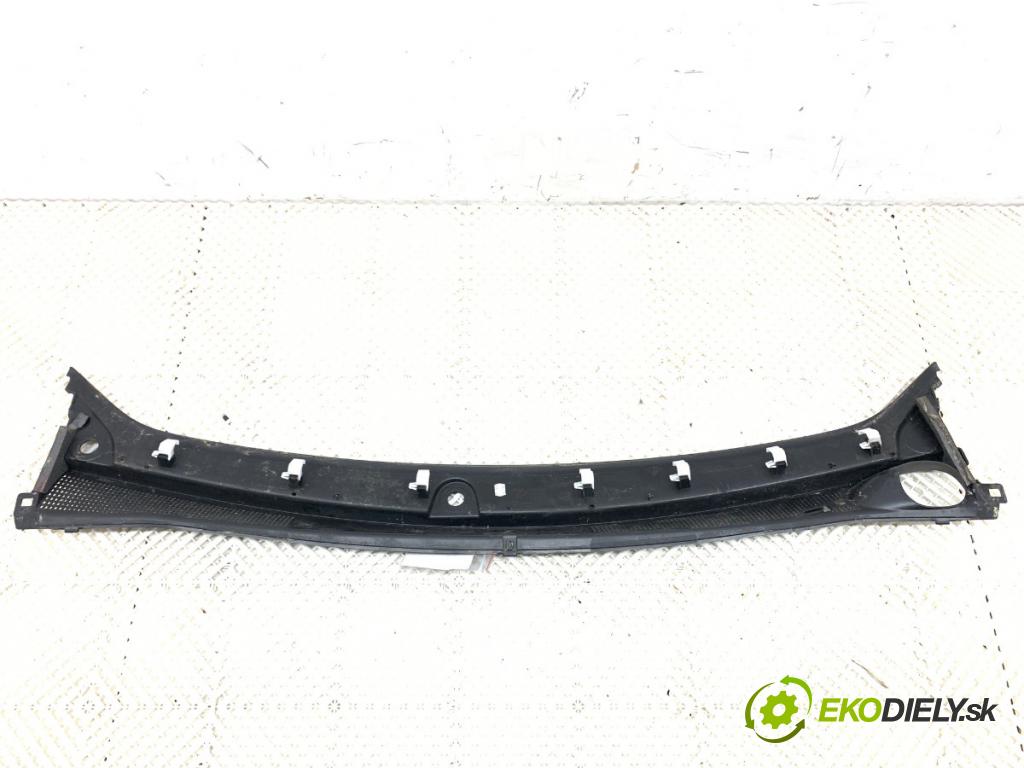 DACIA DUSTER SUV 2022 85 kW 1.5 dCi 115 (HMAD) 1461 torpédo plast pod čelní okno 668113292R (Plast pod čelním sklem)