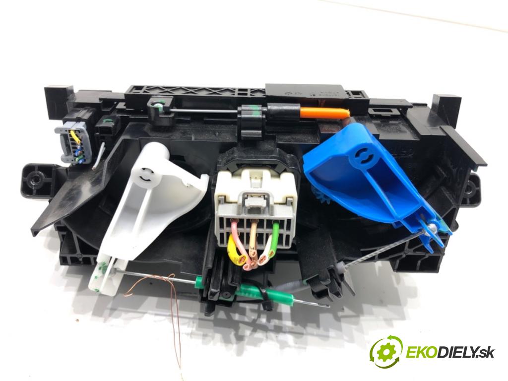 DACIA DUSTER SUV 2022 85 kW 1.5 dCi 115 (HMAD) 1461 Panel ovládania kúrenia T679803 (Prepínacie páčky pod volantom)