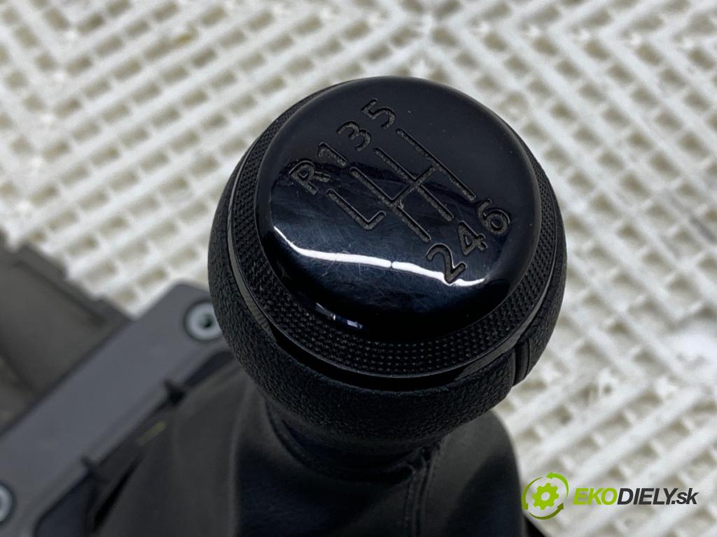 DACIA DUSTER SUV 2022 85 kW 1.5 dCi 115 (HMAD) 1461 Kulisa 341017478R (Rýchlostná páka (kulisa))