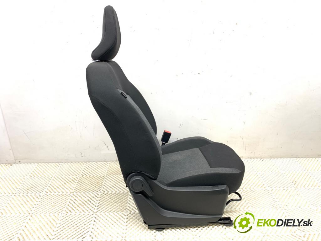 DACIA DUSTER SUV 2022 85 kW 1.5 dCi 115 (HMAD) 1461 sedadlo pravý přední část