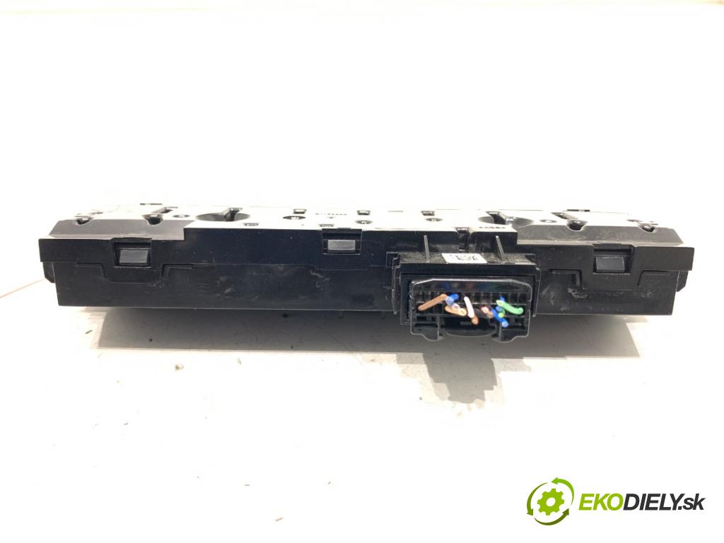 DACIA DUSTER SUV 2022 85 kW 1.5 dCi 115 (HMAD) 1461 Spínač svetiel výstražných (núdzových) 283E87750R (Prepínacie páčky pod volantom)