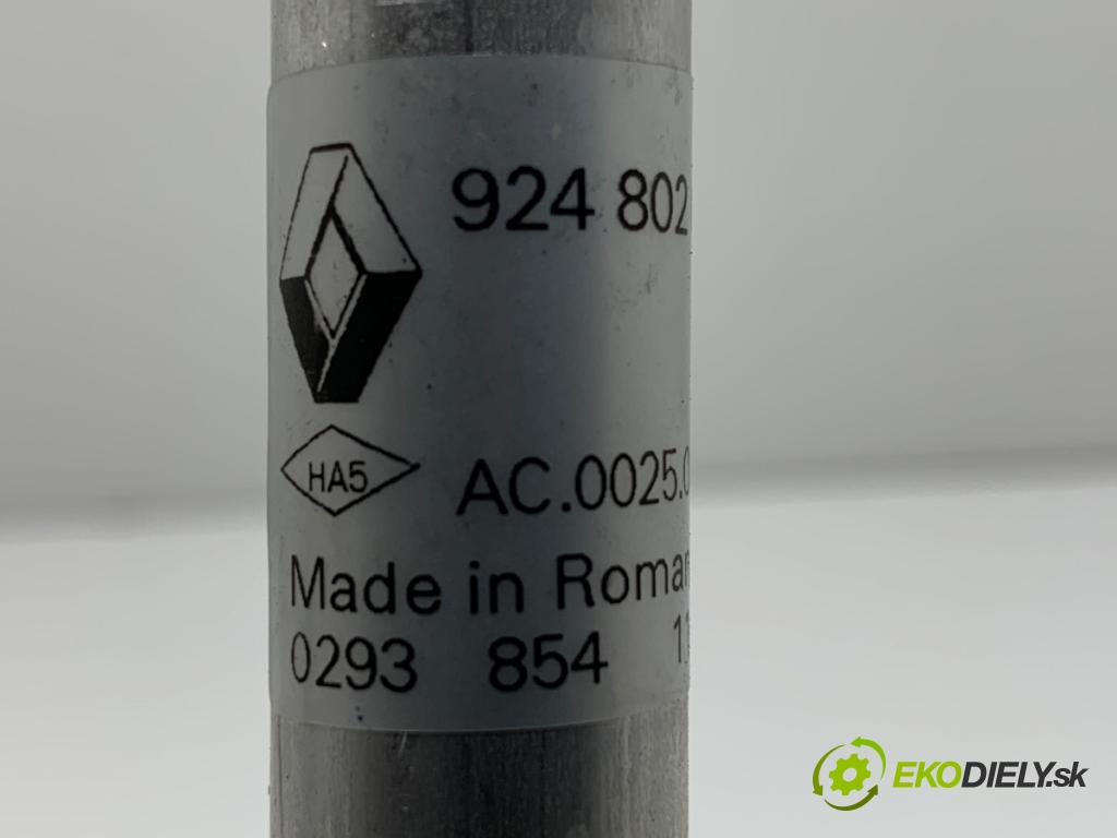 DACIA DUSTER SUV 2022 85 kW 1.5 dCi 115 (HMAD) 1461 rúrka klimatizace 924802645R (Trubka klimatizace)