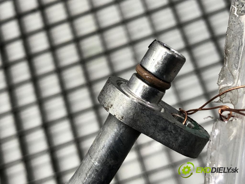 DACIA DUSTER SUV 2022 85 kW 1.5 dCi 115 (HMAD) 1461 rúrka klimatizace  (Trubka klimatizace)