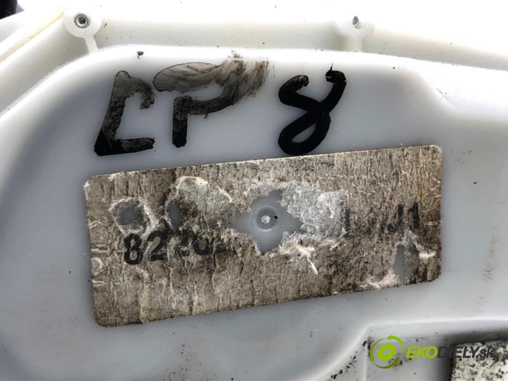 SUZUKI SWIFT III liftback 2006 68 kW 1.3 (RS 413) 1328 zámok Dvere ľavy predný