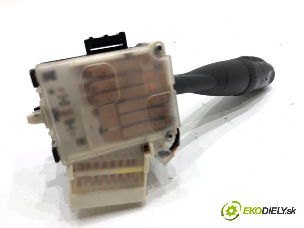 SUZUKI SWIFT III liftback 2006 68 kW 1.3 (RS 413) 1328 Prepínač smeroviek  (Prepínacie páčky pod volantom)