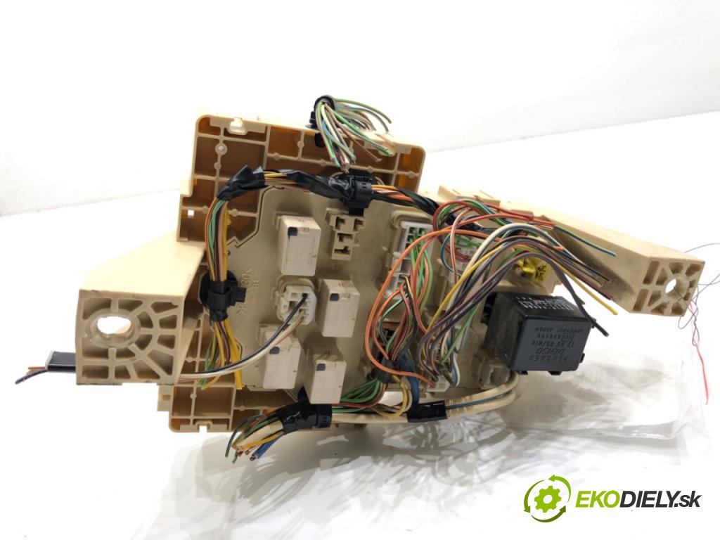 SUZUKI SWIFT III liftback 2006 68 kW 1.3 (RS 413) 1328 Modul BSI YN2-C2L (Poistková skrinka)