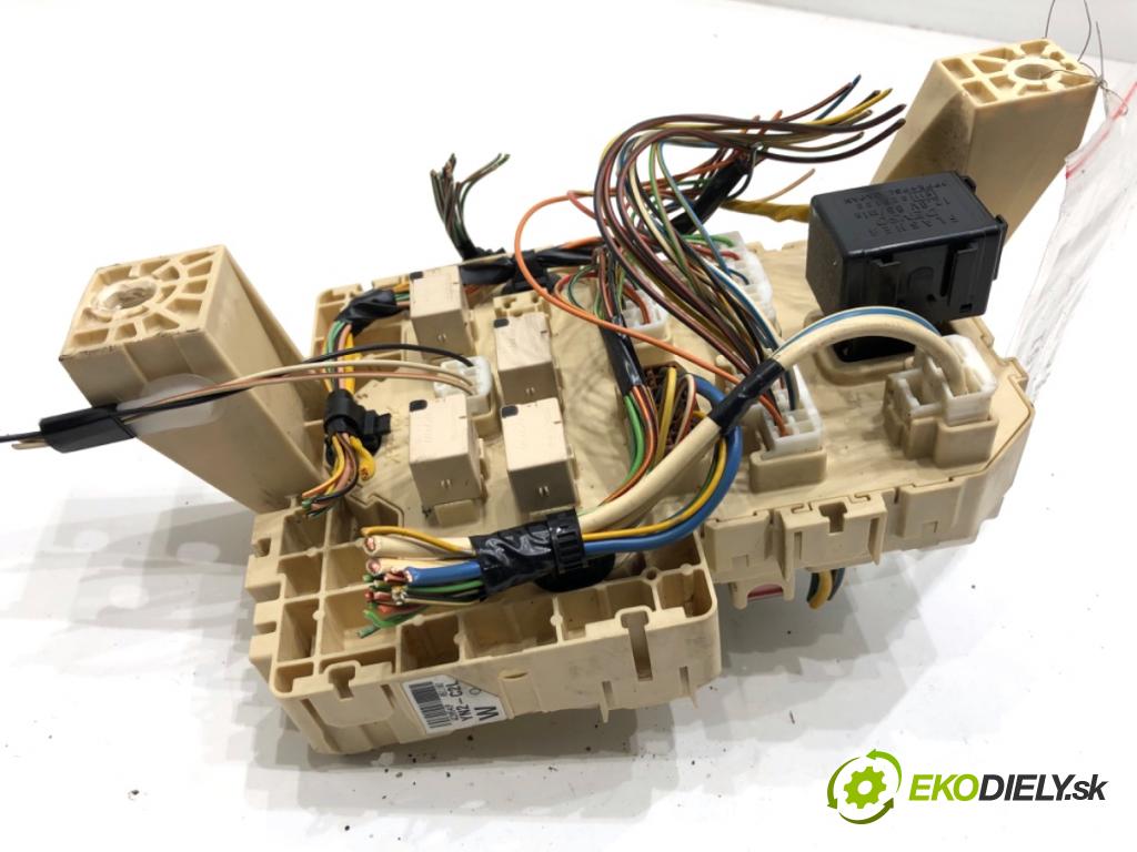 SUZUKI SWIFT III liftback 2006 68 kW 1.3 (RS 413) 1328 Modul BSI YN2-C2L (Poistková skrinka)