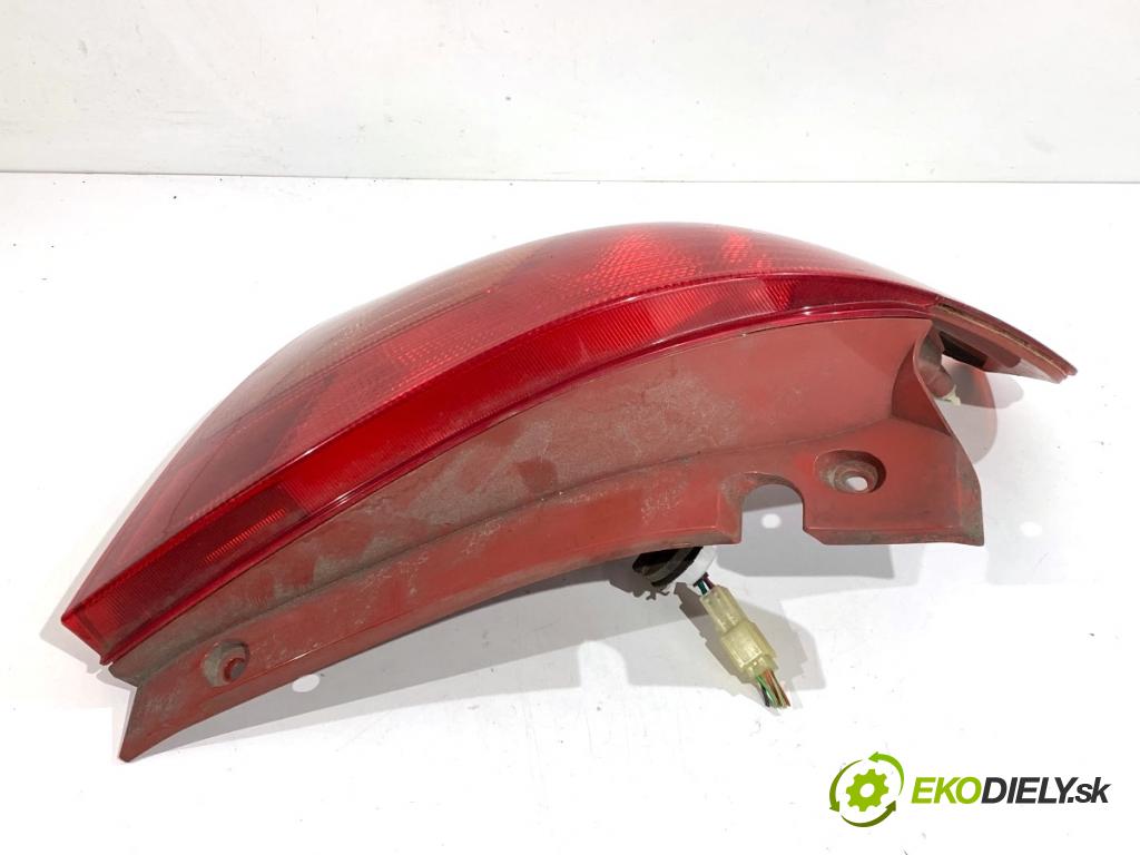 SUZUKI SWIFT III liftback 2006 68 kW 1.3 (RS 413) 1328 Svetlo ľavy zad