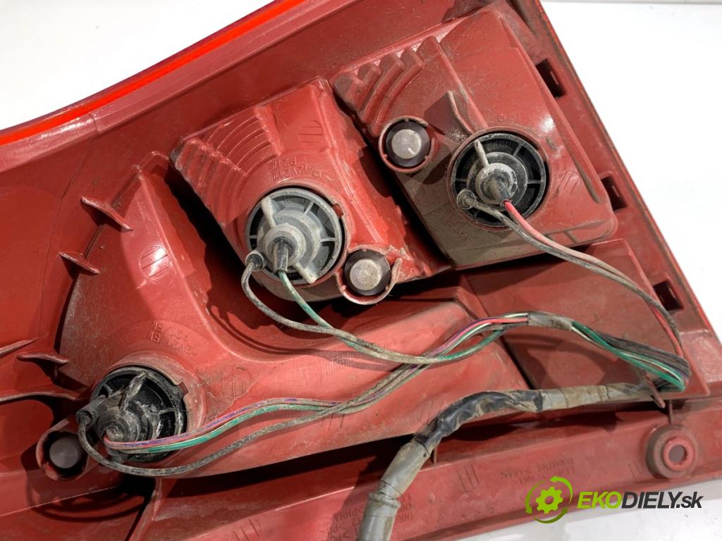 SUZUKI SWIFT III liftback 2006 68 kW 1.3 (RS 413) 1328 Svetlo ľavy zad
