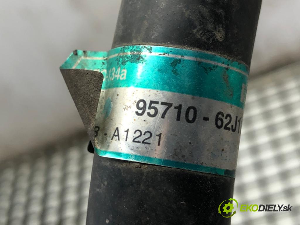 SUZUKI SWIFT III liftback 2006 68 kW 1.3 (RS 413) 1328 rúrka klimatizace 95710-62J11 (Trubka klimatizace)