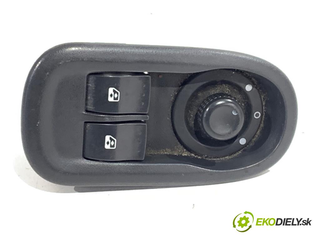 RENAULT MASTER III Autobus 2015 120 kW 2.3 dCi 165 FWD (JV0P, JV0U) 2298 přepínač oken 8200637849 (Páčky pod volantem)