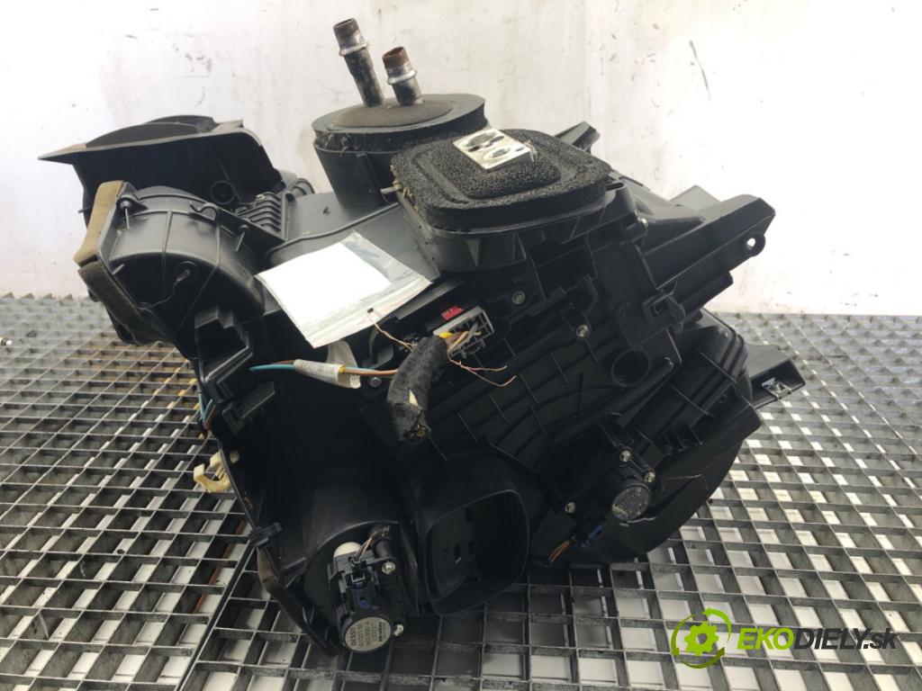 RENAULT MASTER III Autobus 2015 120 kW 2.3 dCi 165 FWD (JV0P, JV0U) 2298 Výhrevné teleso, radiátor kúrenia KOMBAJN 272700033R
