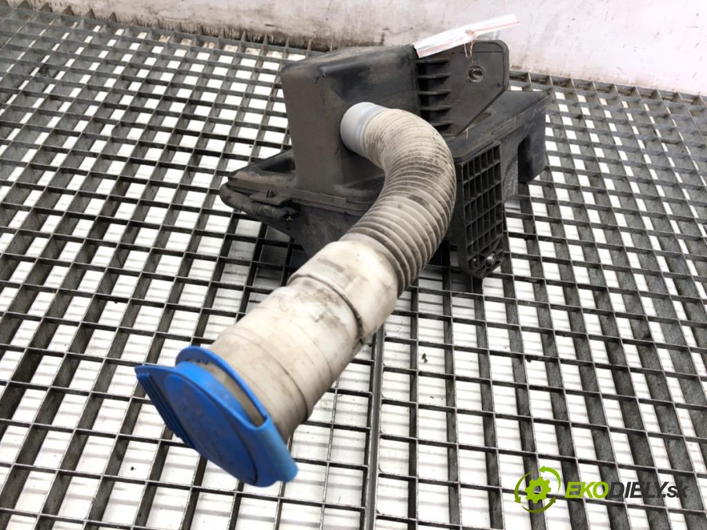 VW TIGUAN SUV 2013 81 kW 2.0 TDI 1968 Nádržka ostrekovačov 5N0955453