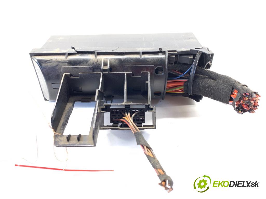 VW TIGUAN SUV 2013 81 kW 2.0 TDI 1968 Skrinka poistková  (Poistková skrinka)