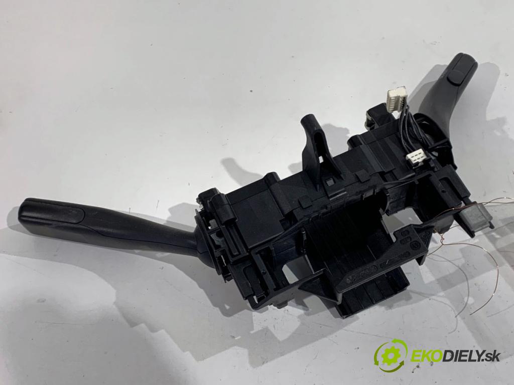 VW TIGUAN SUV 2013 81 kW 2.0 TDI 1968 Prepínač kombinovaný 5K0953502L (Prepínacie páčky pod volantom)