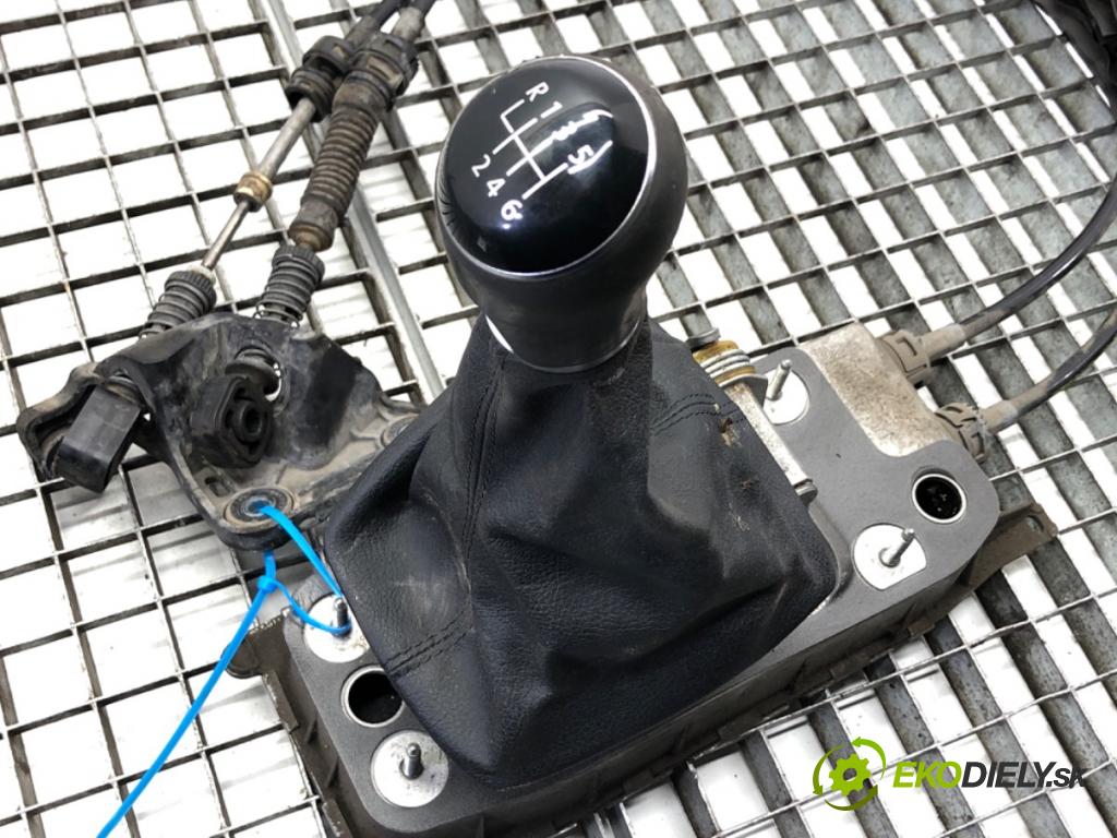 VW TIGUAN SUV 2013 81 kW 2.0 TDI 1968 Kulisa 5N0711049T (Rýchlostná páka (kulisa))