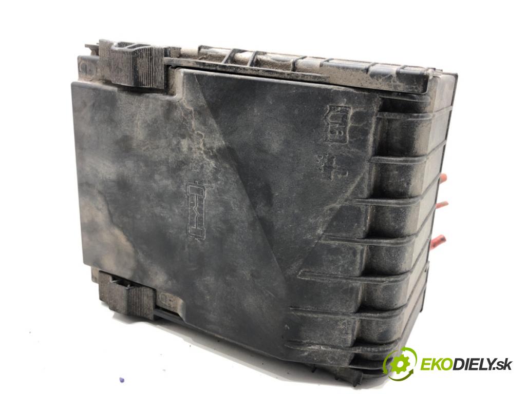 VW TIGUAN SUV 2013 81 kW 2.0 TDI 1968 Skrinka poistková 3C0937125A (Poistková skrinka)