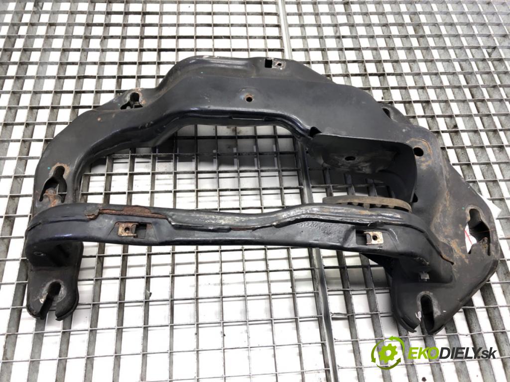 BMW F16 SUV 2015 230 kW xDrive 40 d 2993 držák převodovky 6854188