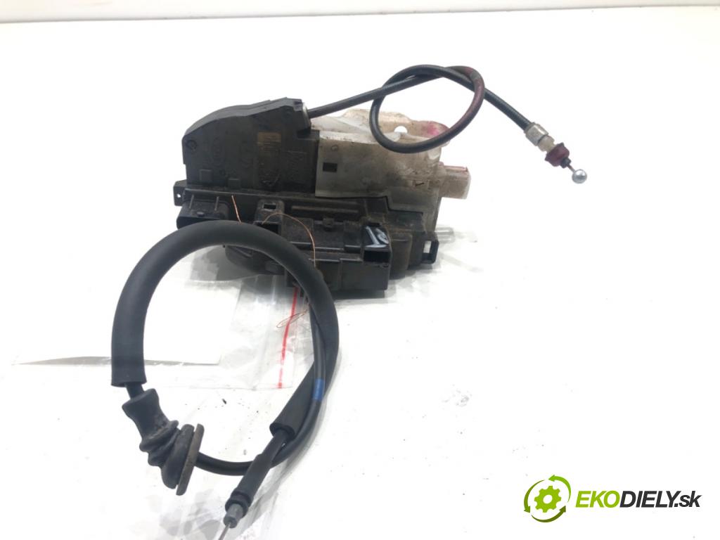 KIA CEED Kombi 2008 85 kW 1.6 CRDi 115 1582 zámok Dvere pravy zad