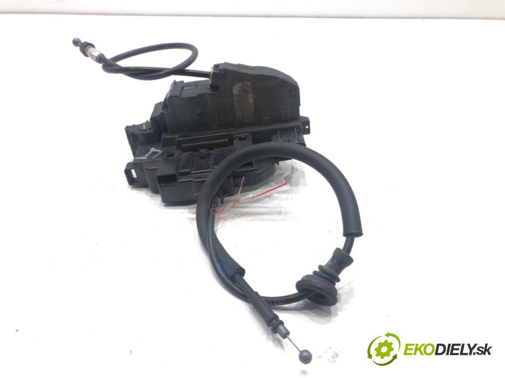 KIA CEED Kombi 2008 85 kW 1.6 CRDi 115 1582 zámok Dvere ľavy zad