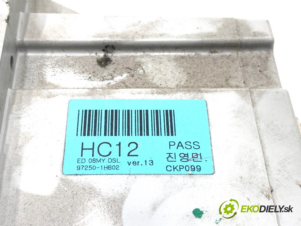 KIA CEED Kombi 2008 85 kW 1.6 CRDi 115 1582 Panel ovládania kúrenia 97250-1H602 (Prepínacie páčky pod volantom)