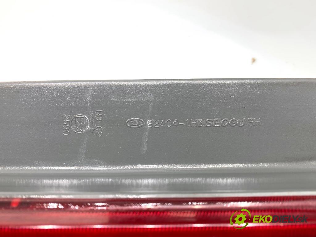 KIA CEED Kombi 2008 85 kW 1.6 CRDi 115 1582 Svetlo pravy zad 92402-1H3