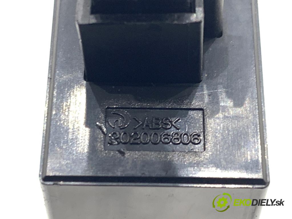 KIA CEED Kombi 2008 85 kW 1.6 CRDi 115 1582 HNÍZDO: USB 202006806