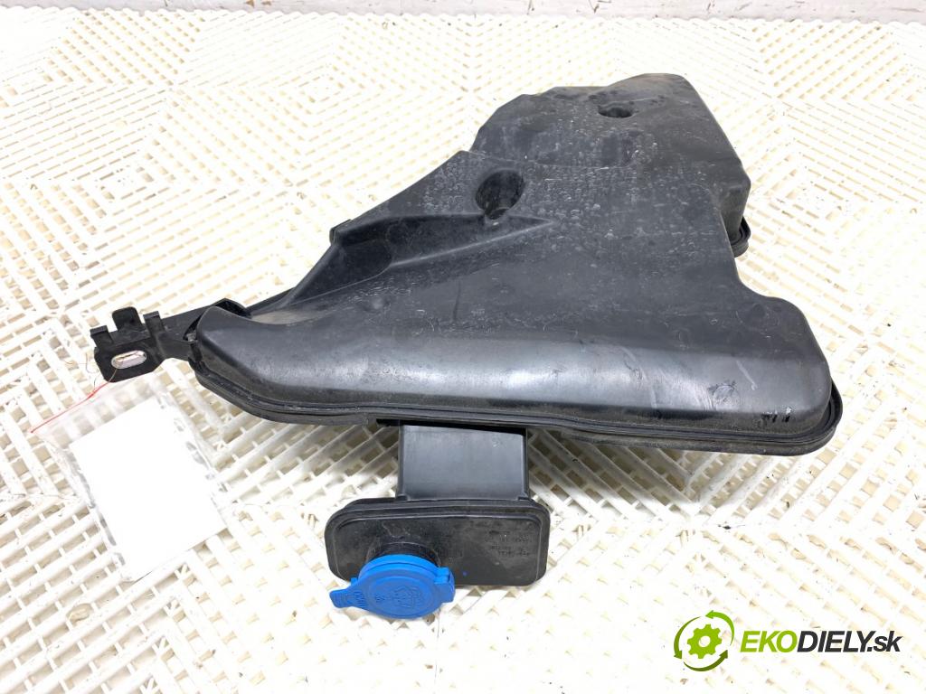 BMW G30 sedan 2021 460 kW M5 Competition 4395 Nádržka ostrekovačov 8071453
