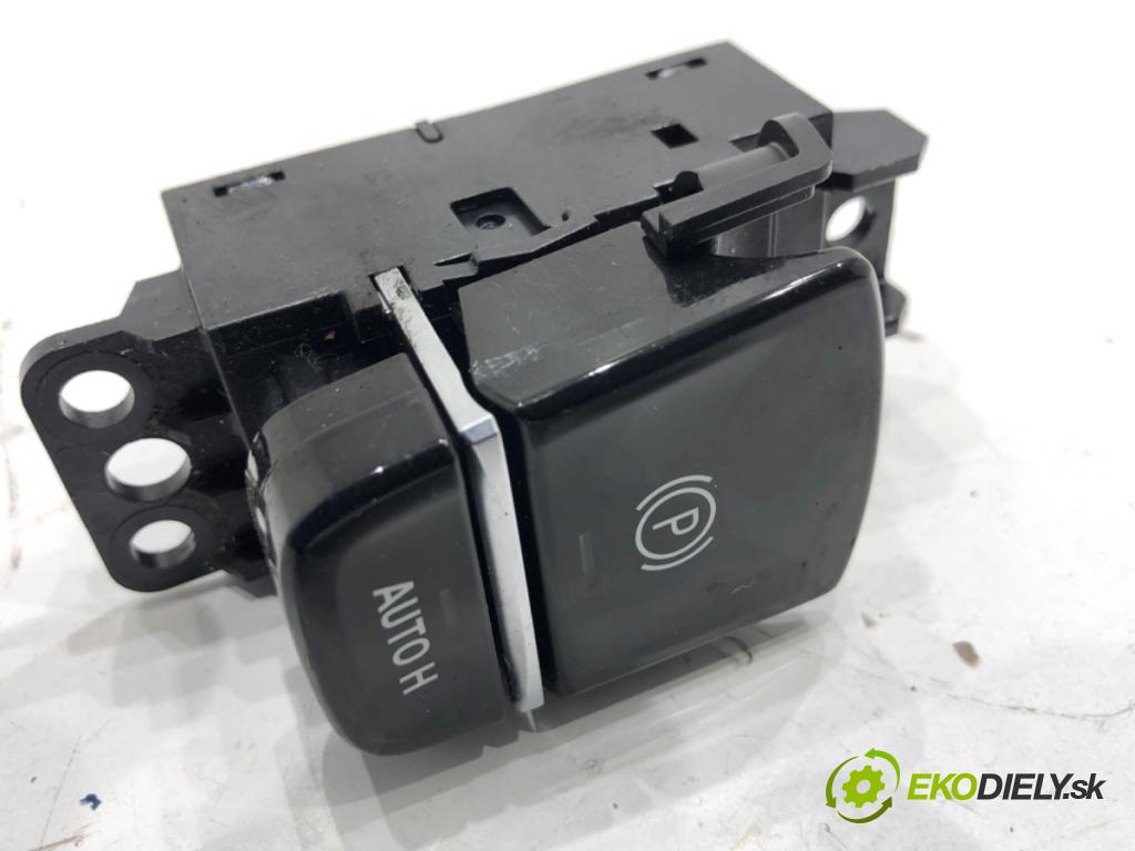 BMW G30 sedan 2021 460 kW M5 Competition 4395 Spínač brzdy ručnej brzdy 9434486 (Prepínacie páčky pod volantom)