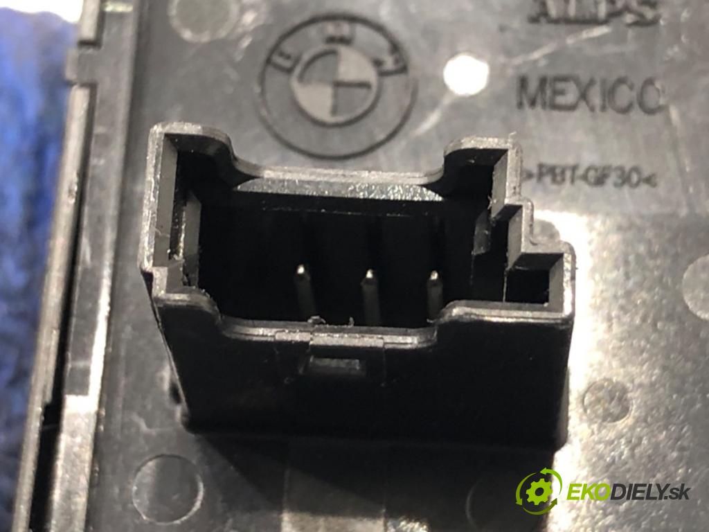 BMW G30 sedan 2021 460 kW M5 Competition 4395 Spínač brzdy ručnej brzdy 9434486 (Prepínacie páčky pod volantom)