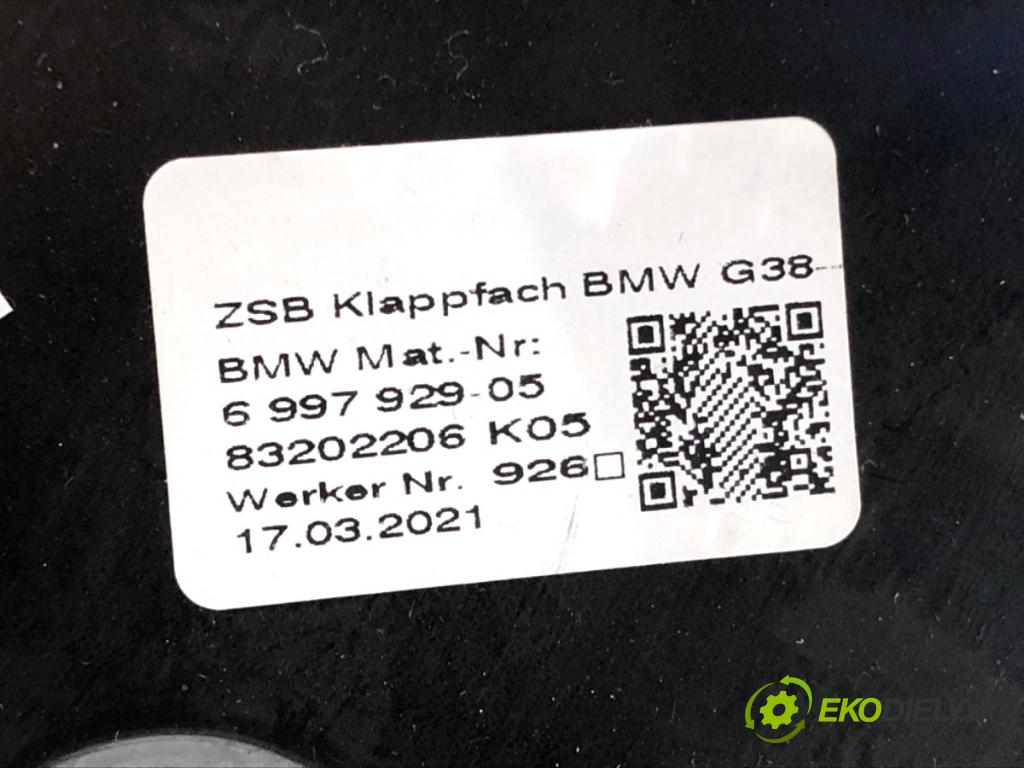 BMW G30 sedan 2021 460 kW M5 Competition 4395 Priehradka, kastlík volantu 6997929