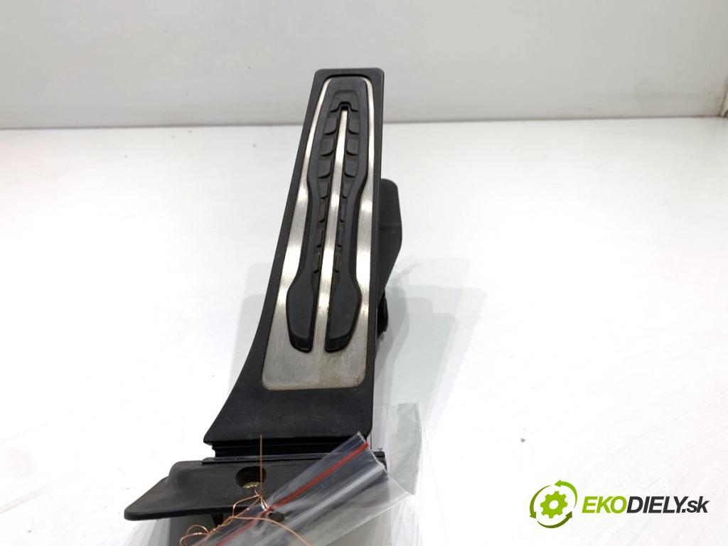 BMW G30 sedan 2021 460 kW M5 Competition 4395 Potenciometer plynu 6889824 (Potenciometer plynového pedálu)