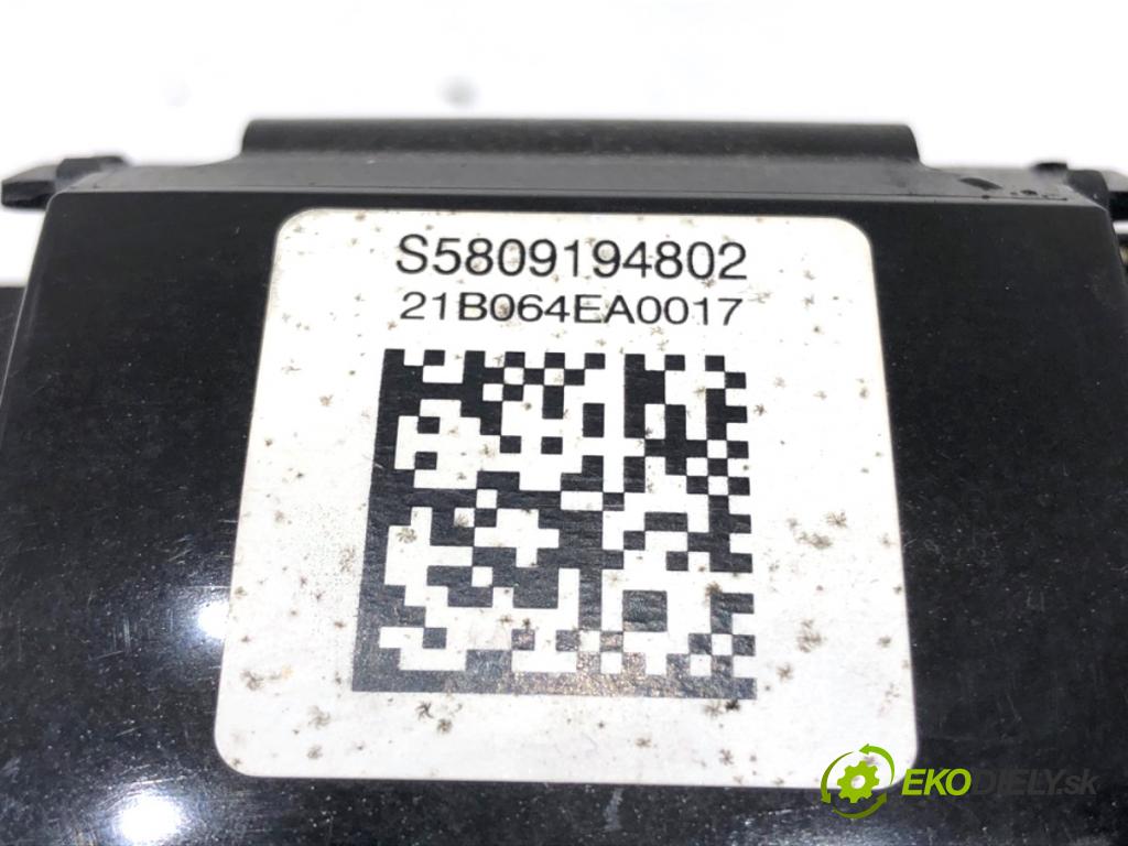 BMW G30 sedan 2021 460 kW M5 Competition 4395 Držiak BEZPEČNOSŤ M-Paket 34193866E 34193867E