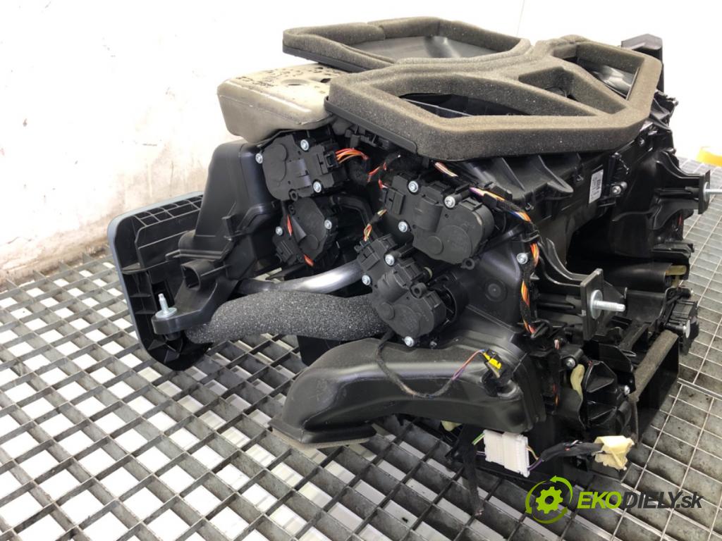 BMW G30 sedan 2021 460 kW M5 Competition 4395 topné těleso radiátor topení komplet KOMBAJN 6997030 (Radiátor topení)