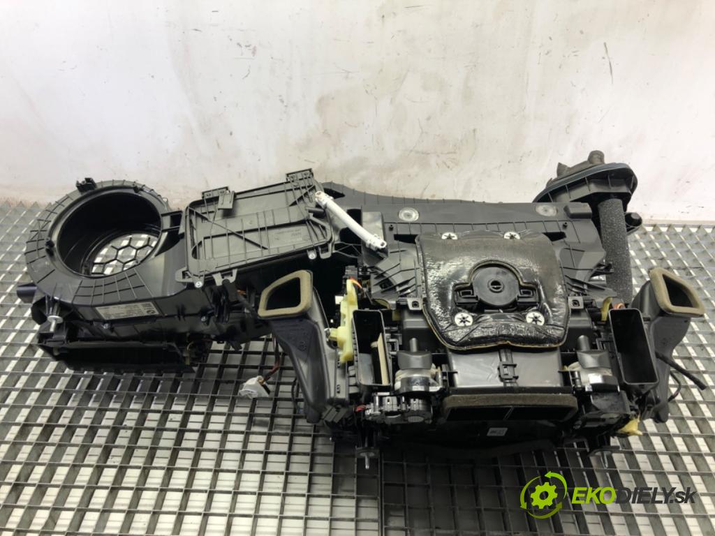 BMW G30 sedan 2021 460 kW M5 Competition 4395 topné těleso radiátor topení komplet KOMBAJN 6997030 (Radiátor topení)