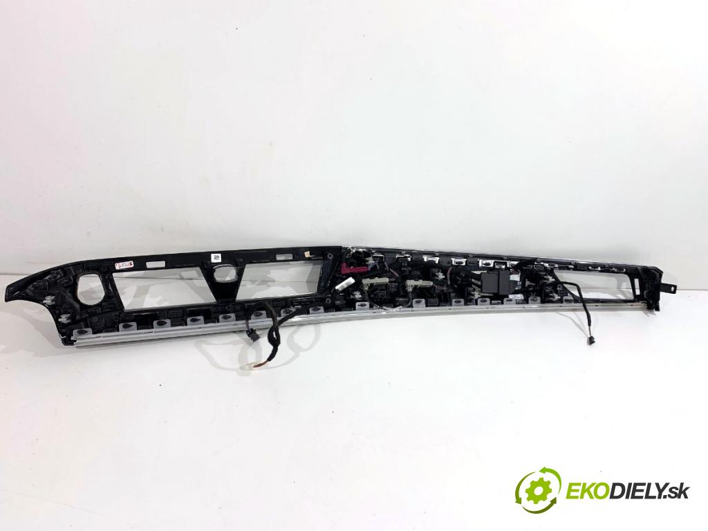 BMW G30 sedan 2021 460 kW M5 Competition 4395 Lišta kryt 8070548 (Lišta)