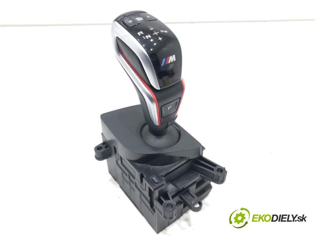 BMW G30 sedan 2021 460 kW M5 Competition 4395 Kulisa 9882343 (Rýchlostná páka (kulisa))
