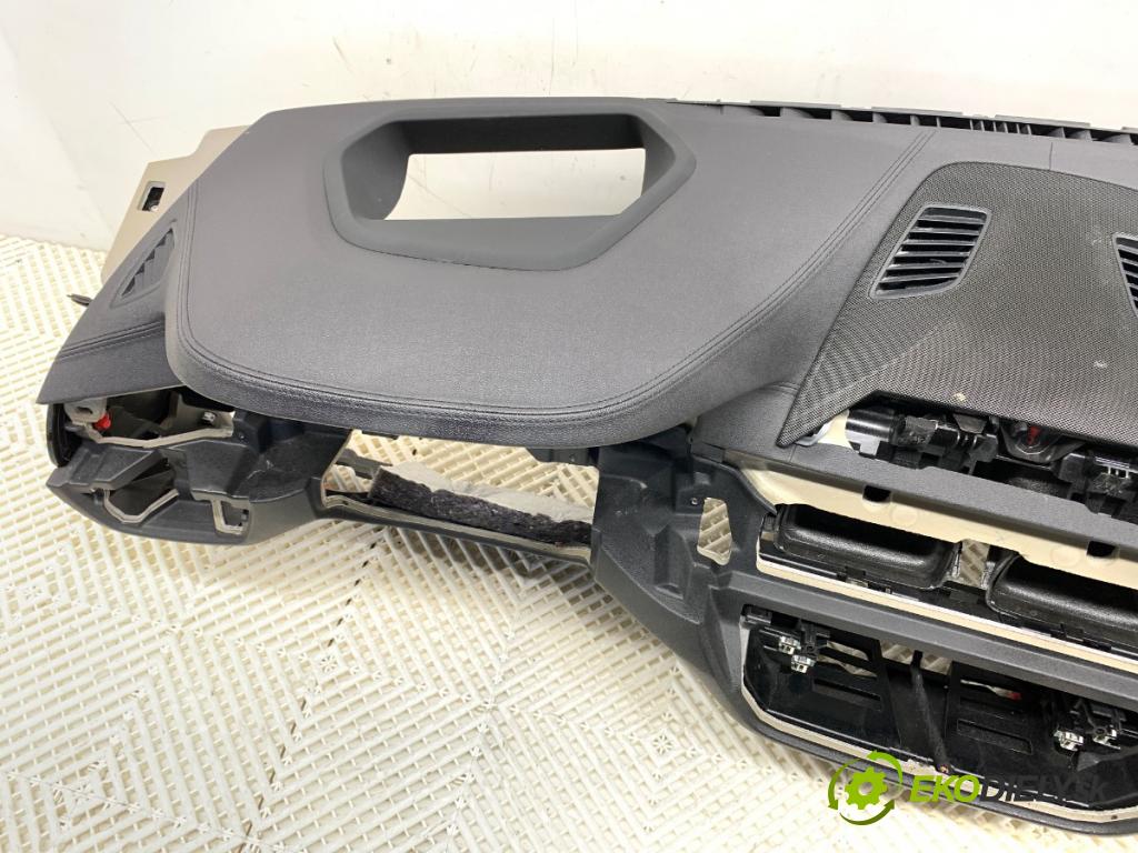 BMW G30 sedan 2021 460 kW M5 Competition 4395 Palubná doska VANKÚŠ: spolujazdca