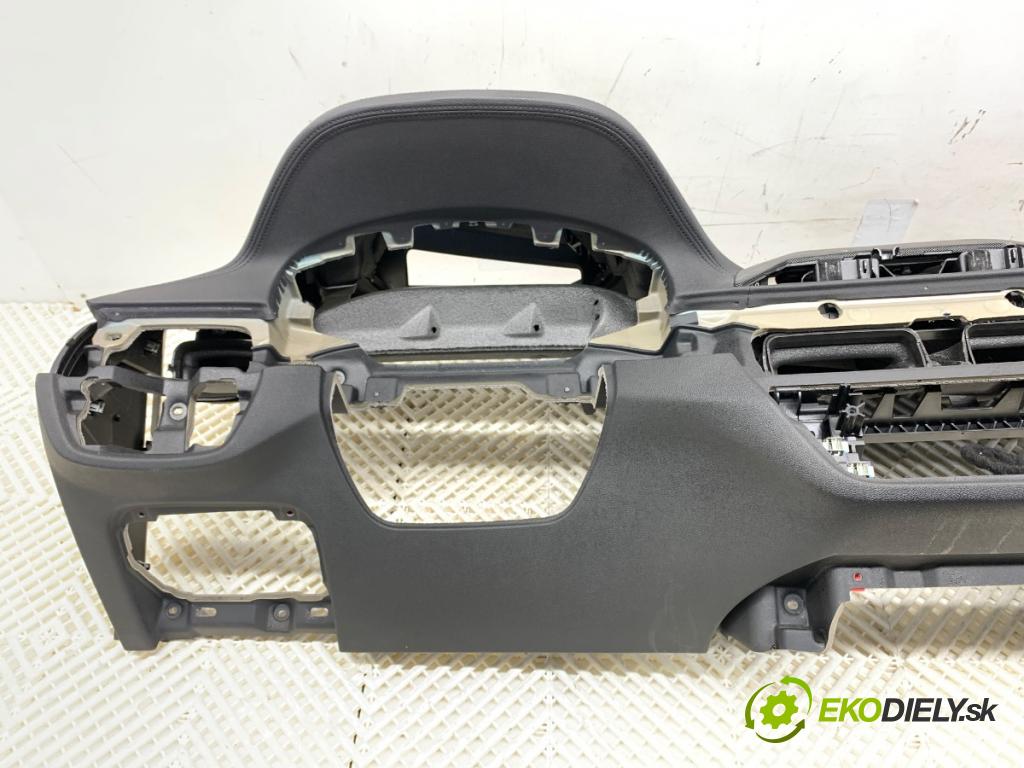 BMW G30 sedan 2021 460 kW M5 Competition 4395 Palubná doska VANKÚŠ: spolujazdca
