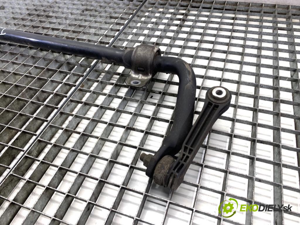 BMW G30 sedan 2021 460 kW M5 Competition 4395 Tyč stabilizátora zad 8074131 (Stabilizátor predný)