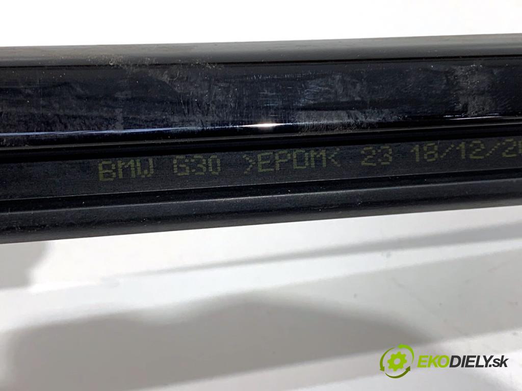 BMW G30 sedan 2021 460 kW M5 Competition 4395 Lišta Sbírání: zad ľavy