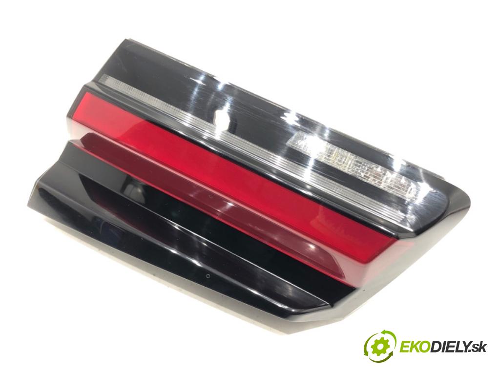 BMW G30 sedan 2021 460 kW M5 Competition 4395 Svetlo zad pravá vnútorná 5A38AF4 (Kľučka dverí ostatné)