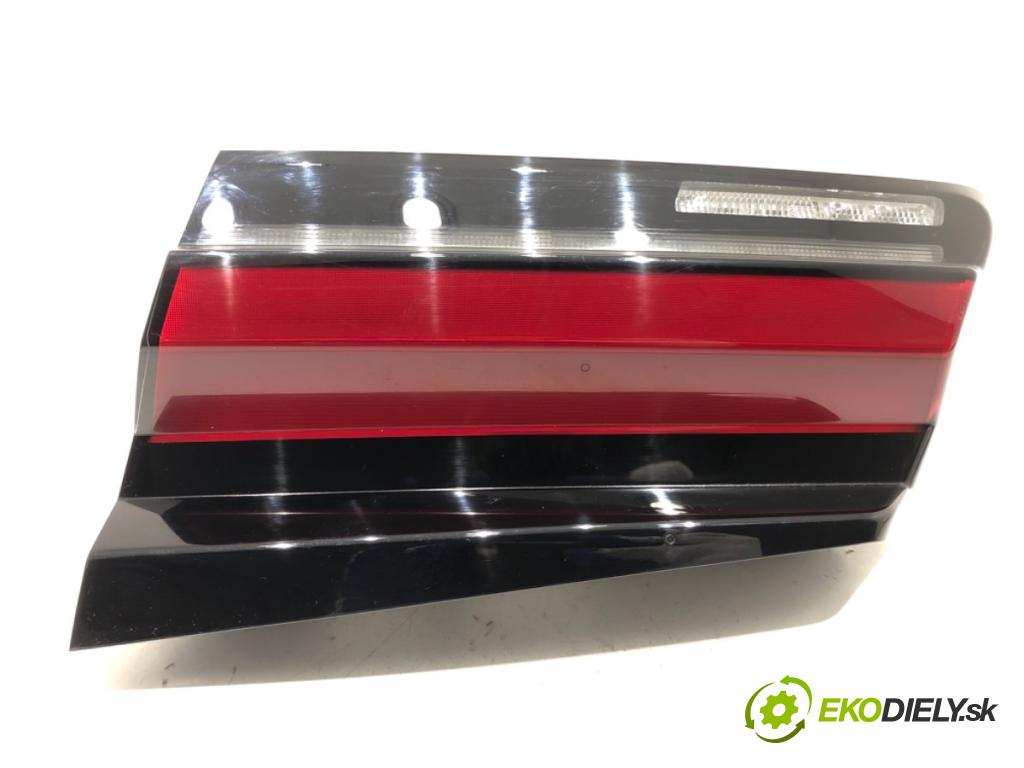 BMW G30 sedan 2021 460 kW M5 Competition 4395 Svetlo zad pravá vnútorná 5A38AF4 (Kľučka dverí ostatné)