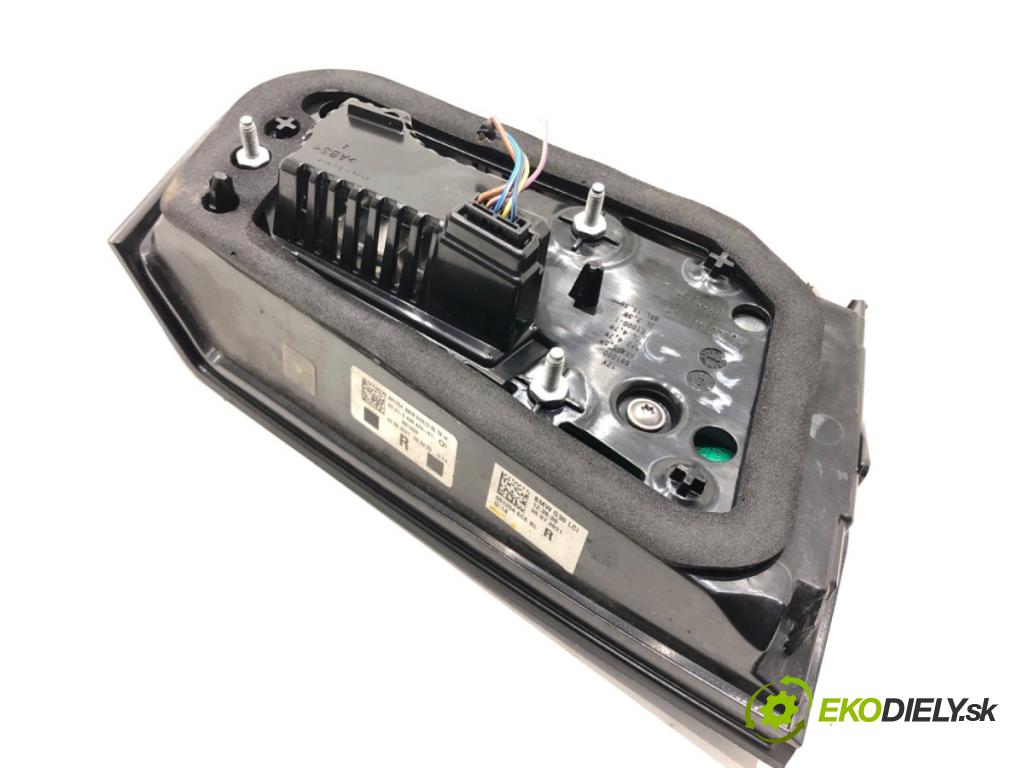 BMW G30 sedan 2021 460 kW M5 Competition 4395 Svetlo zad pravá vnútorná 5A38AF4 (Kľučka dverí ostatné)