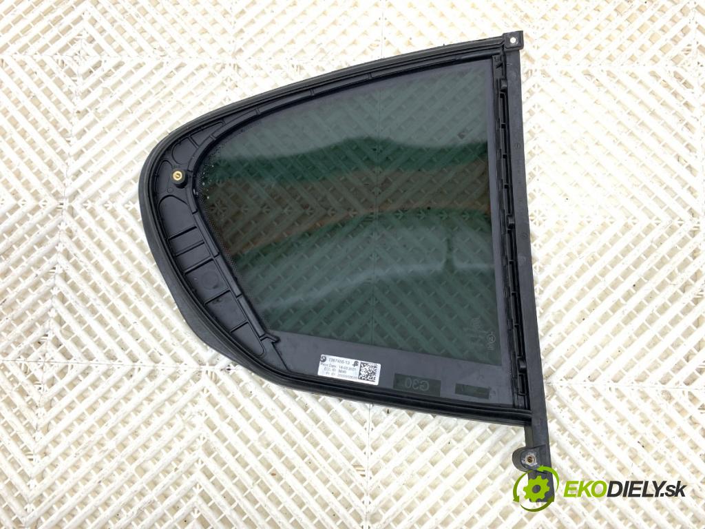 BMW G30 sedan 2021 460 kW M5 Competition 4395 Okno ľavy zad trojuholník 7387455