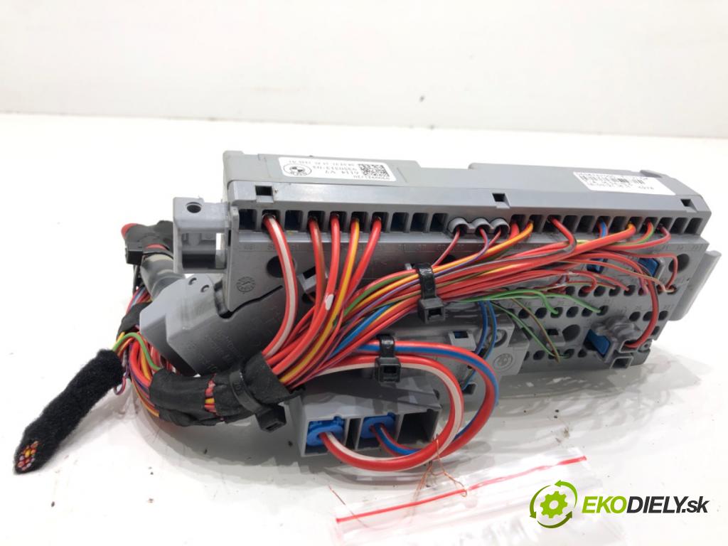 BMW G30 sedan 2021 460 kW M5 Competition 4395 Skrinka poistková 9350313 (Poistková skrinka)