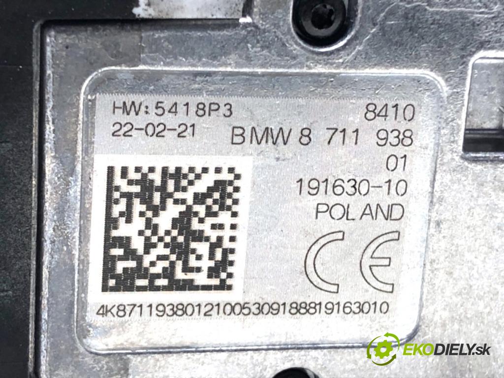 BMW G30 sedan 2021 460 kW M5 Competition 4395 HNÍZDO: USB 8711938
