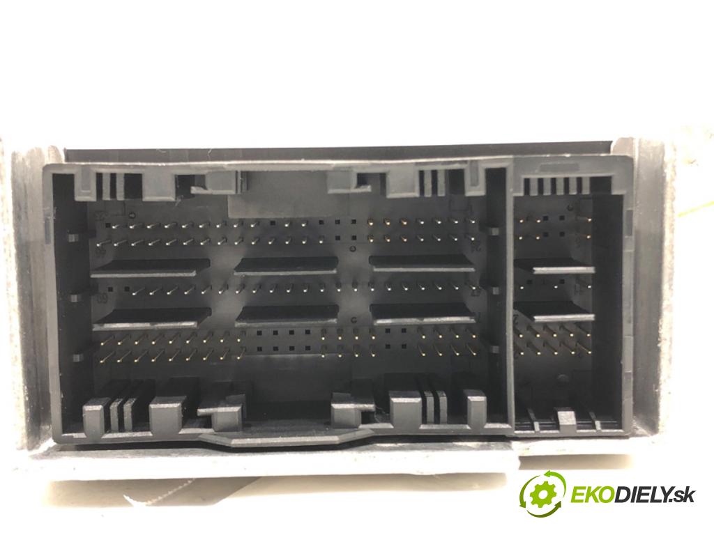 BMW G30 sedan 2021 460 kW M5 Competition 4395 senzor airbag 5A19AC4 (Snímač)