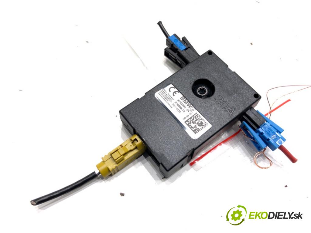 BMW G30 sedan 2021 460 kW M5 Competition 4395 Zosilňovač Antenní: 8703399 (Zosilňovač)